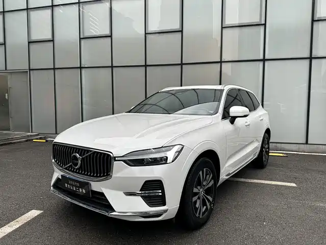 Volvo XC60 2025 B 5 4 WD