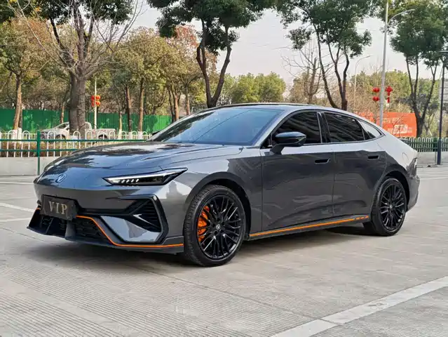 Changan UNI-V 2025 2.0 T