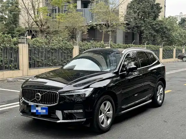 Volvo XC60 2022 B 5 4 WD