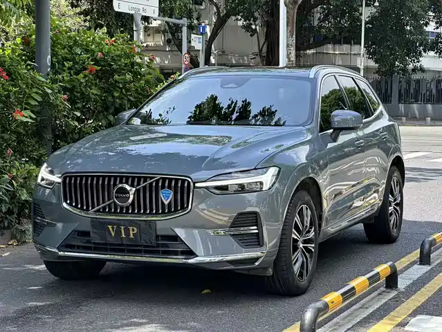 Volvo XC60 2022 B 5 4 WD