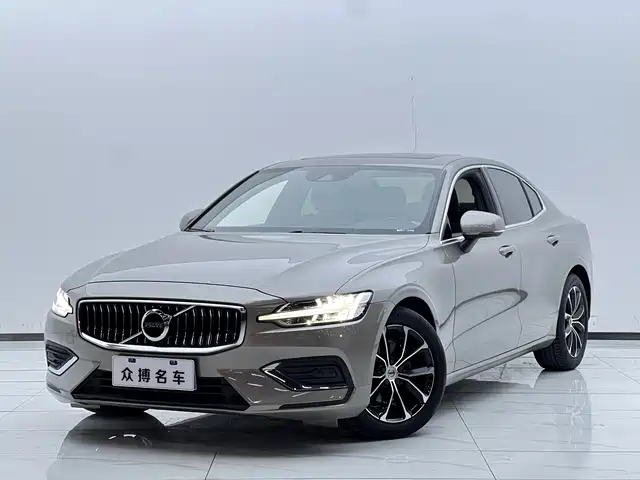 Volvo S60 2022 B 4