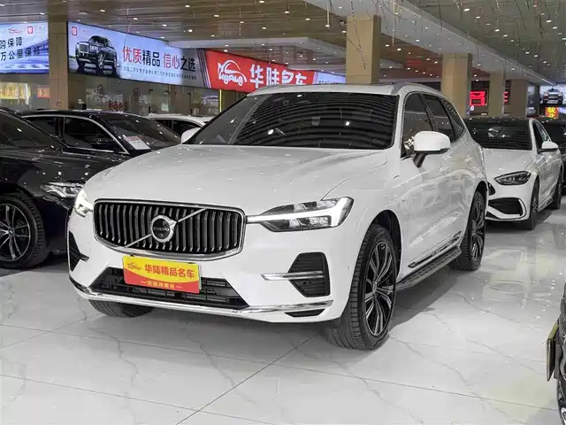 Volvo XC60 Hybrid 2023 T 8 PHEV 4 WD