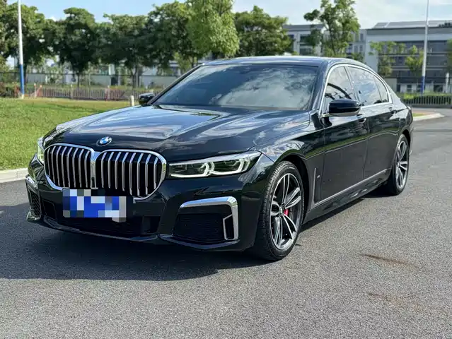 BMW 7-Series 2021 740 Li Leading M