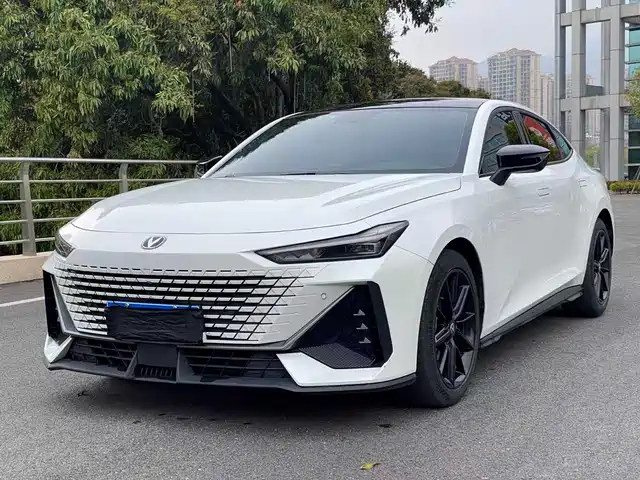 Changan UNI-V 2022 1.5 T Premium
