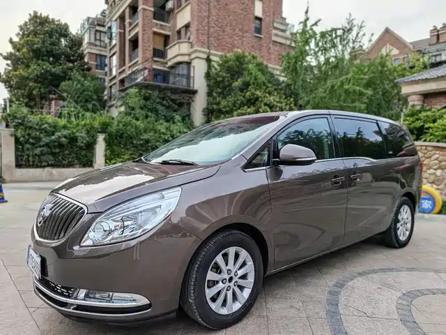Buick GL 8 2014 2.4 L CT