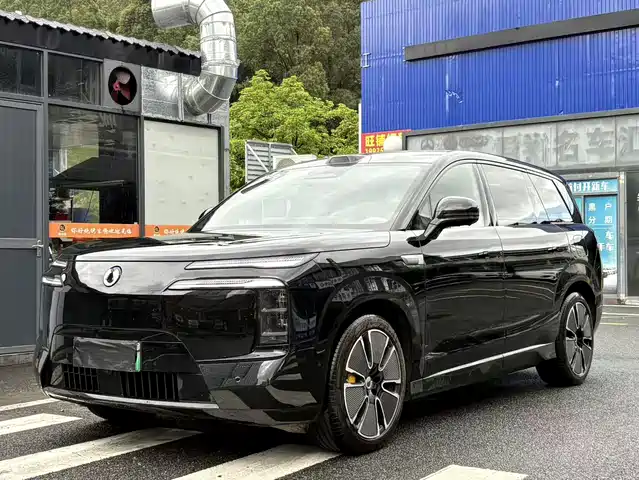 Denza N 8 L 2025 Flagship