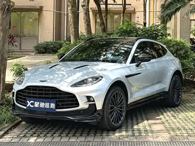 Aston Martin DBX 2023 4.0 T V 8 707