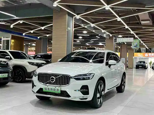 Volvo XC60 Hybrid 2025 Hybrid 4 WD