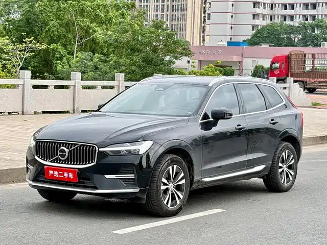Volvo XC60 2024 B 5 4 WD