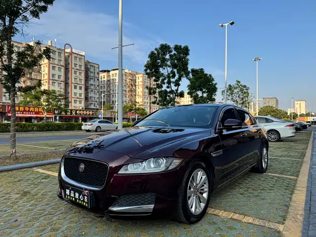 Jaguar XFL 2017 XFL 2.0 T 240 PS
