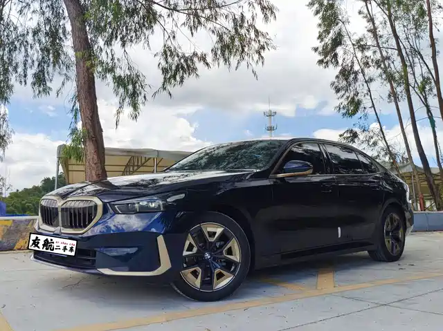 BMW 5-Series 2024 525 Li M