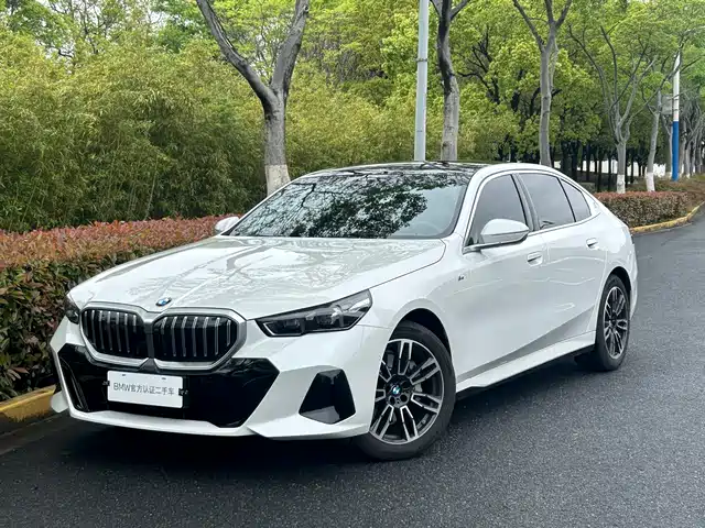 BMW 5-Series 2025 530 Li Leading M
