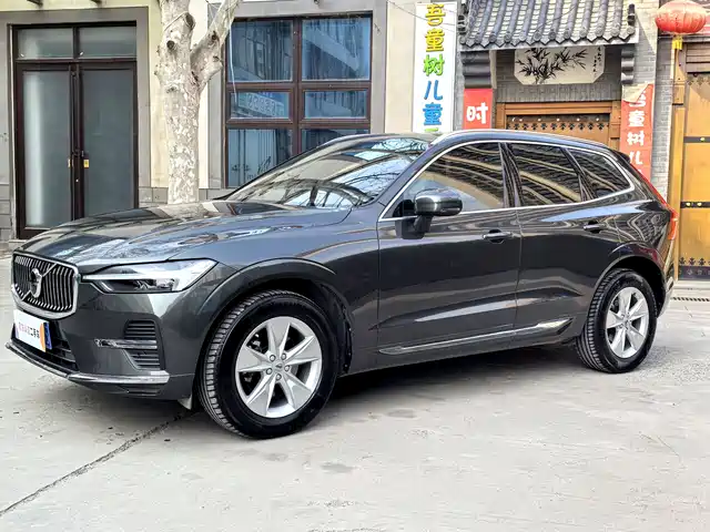 Volvo XC60 2022 B 5 4 WD