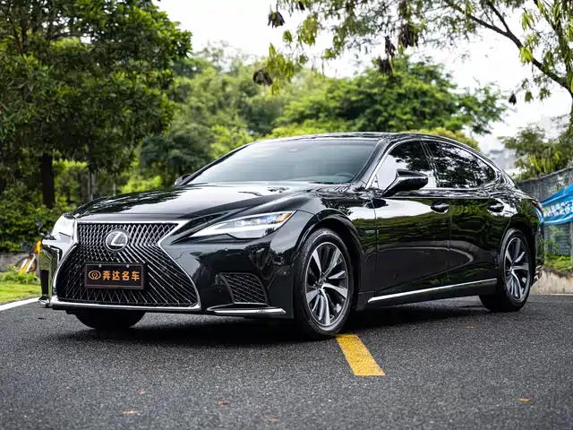 Lexus LS 2023 500h