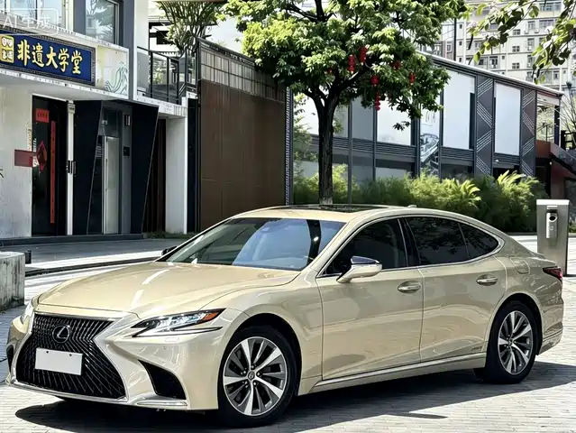 Lexus LS 2018 500h V