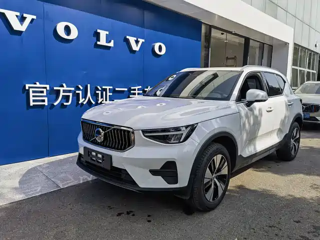 Volvo XC40 2024 B 3