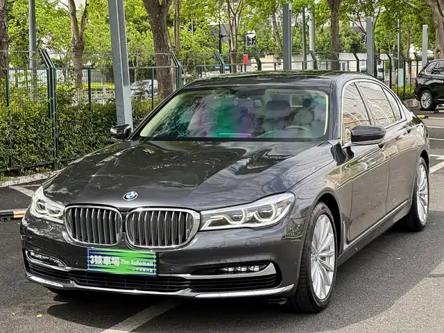 BMW 7-Series 2017 740 Li Leading