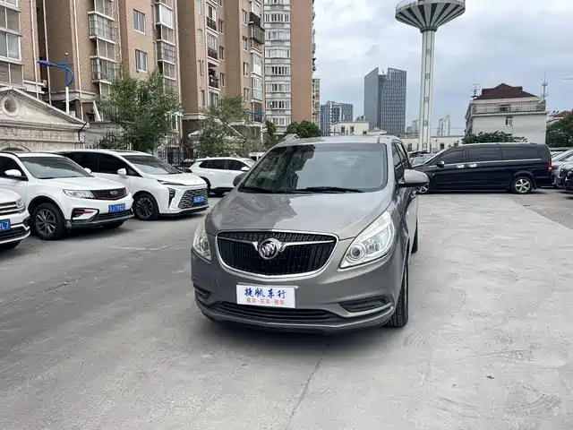 Buick GL 8 2017 25 S Luxury V