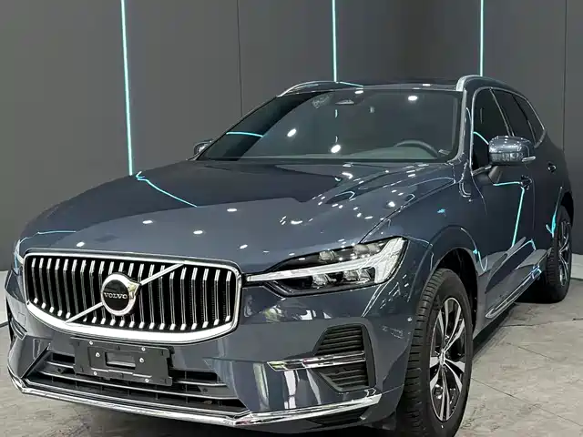 Volvo XC60 2024 B 5 4 WD