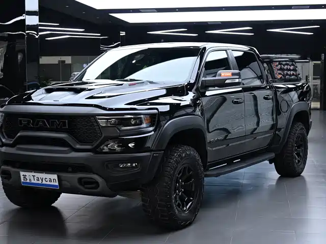 RAM Trucks 2023 6.2 T AT