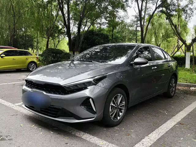 Kia K 3 2023 1.5 L CVT