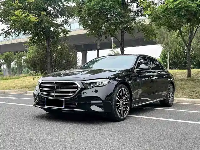 Mercedes-Benz E-Class 2025 E 300 L Luxury
