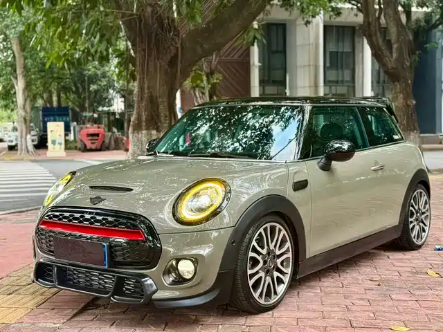 MINI Hatch