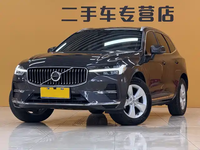 Volvo XC60 2022 B 5 4 WD