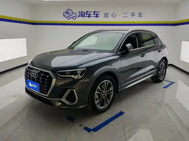 Audi Q3 2022 40 TFSI