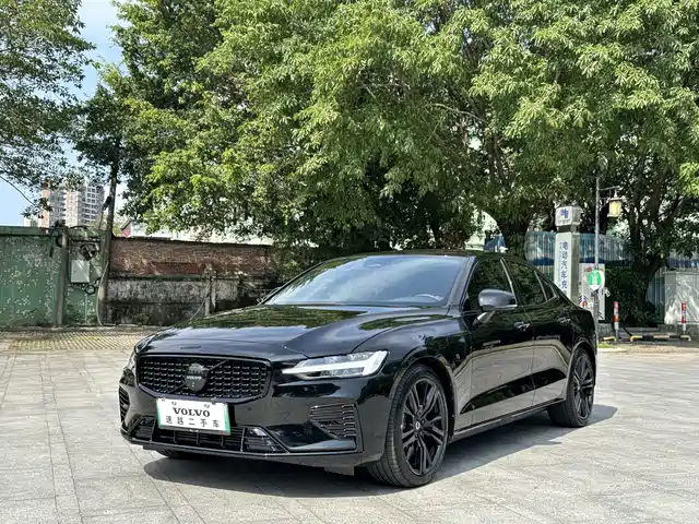 Volvo S 60 Hybrid 2024 T 8 4 WD