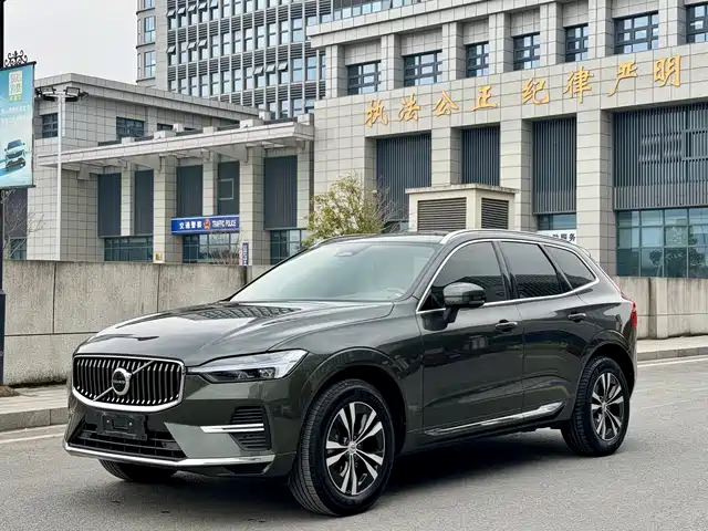 Volvo XC60 2022 B 5 4 WD