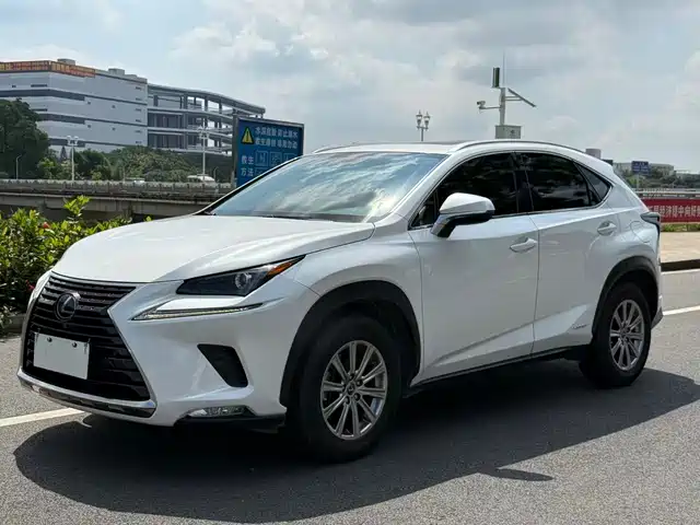 Lexus NX 2020 300h V