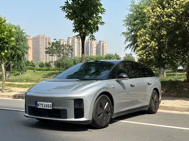 Li Auto i 6 2025 2 WD