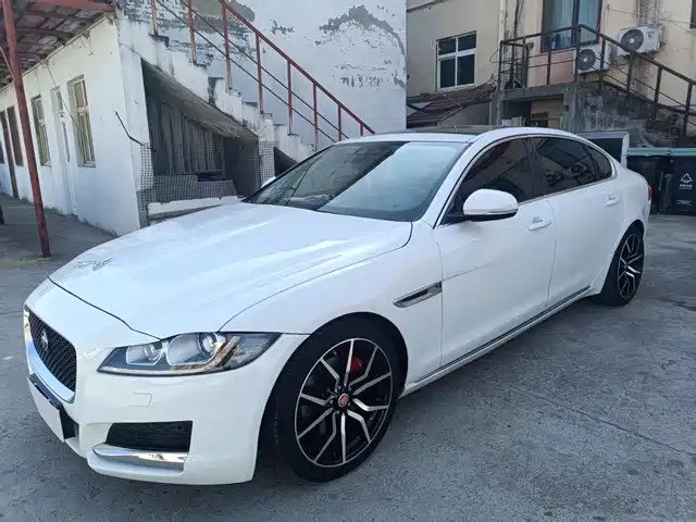 Jaguar XFL 2017 XFL 2.0 T 200 PS