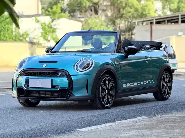 MINI Cabrio
