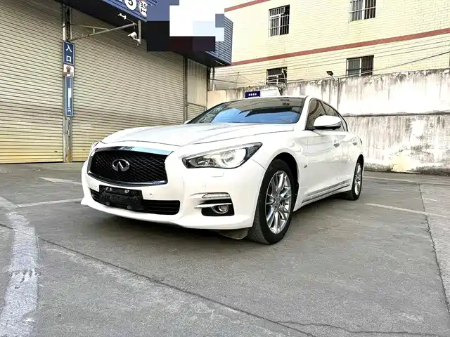Infiniti Q 50 L 2016 2.0 T