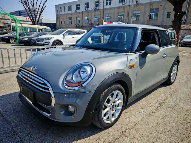 MINI Hatch