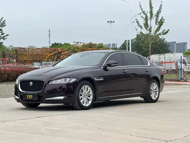 Jaguar XFL 2017 XFL 2.0 T 240 PS