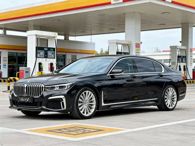 BMW 7-Series 2016 740 Li Leading