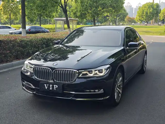 BMW 7-Series 2018 740 Li Leading