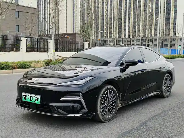 Geely Galaxy 8 2025 130km EM-i