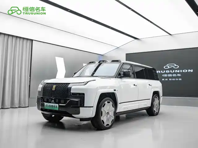 Yangwang U 8 L 2025