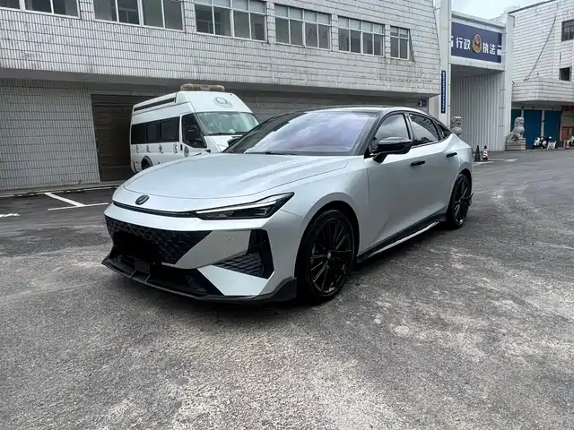 Changan UNI-V 2024 1.5 T Sport