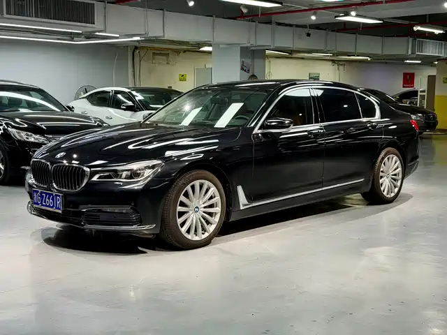 BMW 7-Series 2016 740 Li Leading