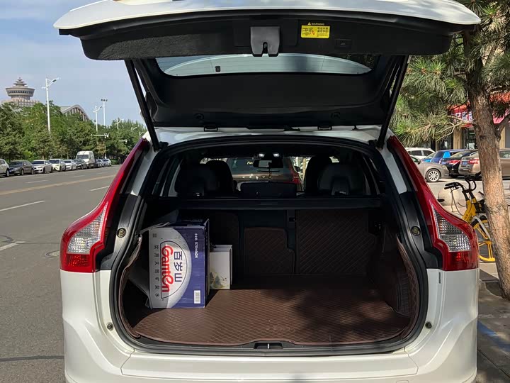 Volvo XC60 2017 T 5 AWD — фото 9