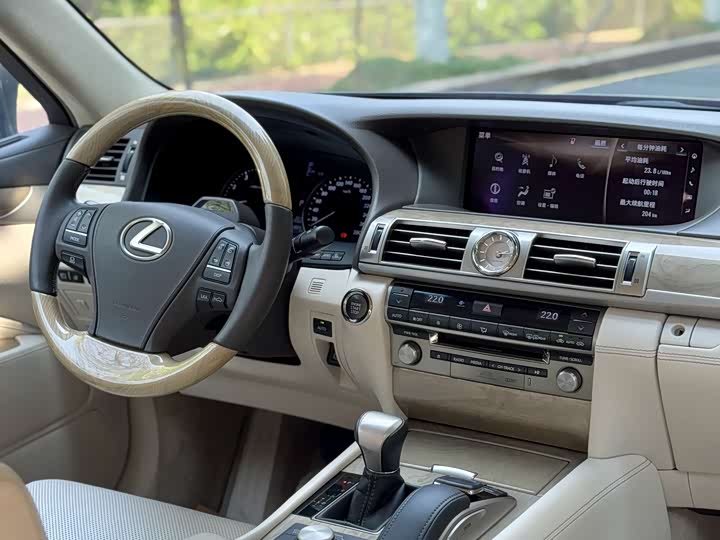 Lexus LS 2016 460 L 4 WD — фото 16