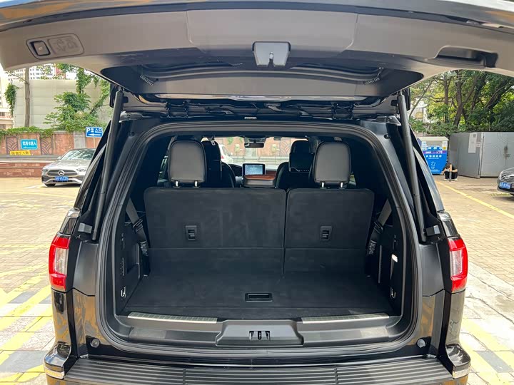 Lincoln Navigator — фото 18