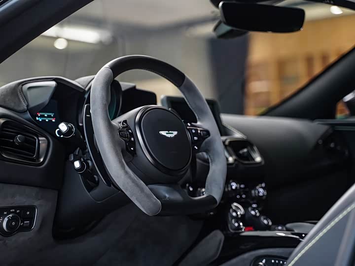 Aston Martin V8 Vantage 2022 4.0 T V 8 F 1 Edition Coupe — фото 10