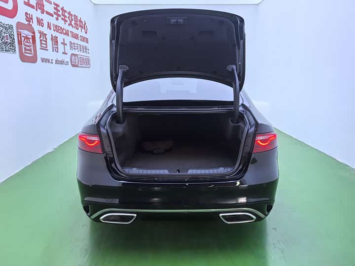 Jaguar XFL 2023 XFL 2.0 T P 250 2 WD — фото 16