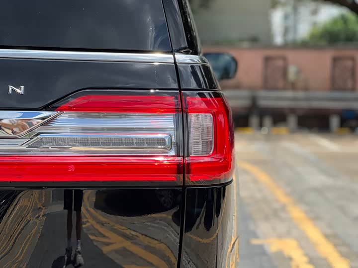 Lincoln Navigator — фото 24